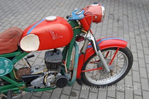 Wsk-1958-rok-sportowawyścigowazwiększona-mocdwa-gaźniki.polski-motorsport-z-lat-60-tych-238 